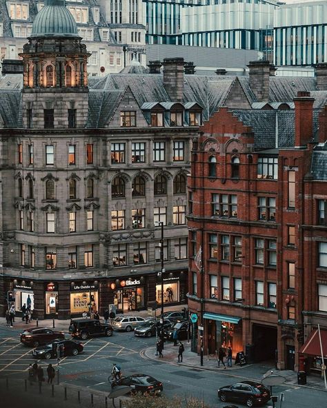 Manchester's Finest on Instagram: “Listen up. We all know what’s going on, and yeah – it’s pretty scary. But what’s also pretty scary, is that Manchester is home to thousands…” England Architecture Aesthetic, New England Aesthetic, England Aesthetic, Tall Buildings, Living Modern, Manchester England, City Street, City Aesthetic, Beautiful Architecture