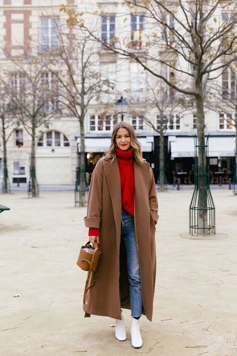 Place Dauphine, Long Camel Coat, Style Casual Chic, Woman Outfit, Red Turtleneck, Turtle Neck Sweater, Pierre Hardy, Looks Street Style, Street Style Winter