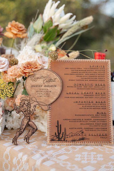 Cowboy Chic Welcome Dinner - Luxury Wedding Photographer Cowboy Table Setting, Western Themed Rehearsal Dinner, Chic Country Wedding, Desert Cowboy Wedding, Cowboy Themed Wedding, Welcome Dinner, Western Welcome Party, Cowboy Chic Wedding, Western Chic Party