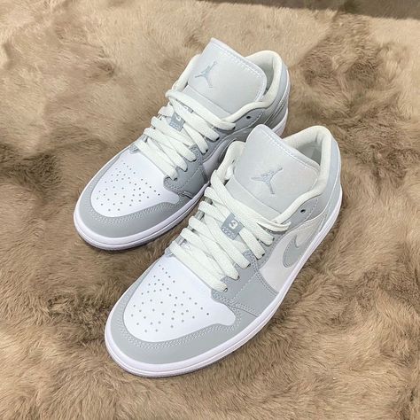 Grey And White Jordans, Gray Jordans, J1 Shoes, Jordans Girls, Jordan Shoes Girls, Pretty Shoes Sneakers, Jordan Shoes Retro, Nike Shoes Outfits, All Nike Shoes