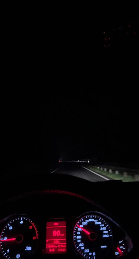 Night Driving Photo, Audi At Night, Night Drive Photo, Late Night Drive Snap, Fake Snap Pics Night, Night Drive Snap, Night Driving Aesthetic, Car Night Snap, Driving Late At Night