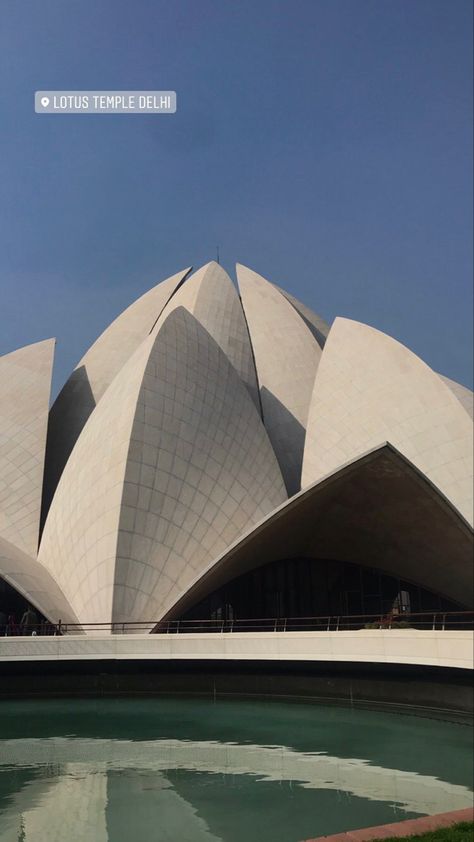 Lotus Temple Delhi Photography, Dehli India Aesthetic, Akshardham Temple Delhi Snap, Dehli India Snapchat, Delhi Aesthetics, Lotus Temple Delhi, Delhi Architecture, Delhi Aesthetic, Temple Aesthetic