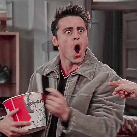 Sitcom Screencaps, Friends Screencaps, Joey Friends, Friends Best Moments, Friends Scenes, Friends (tv Series), Matt Leblanc, Friends Poster, Friends Cast