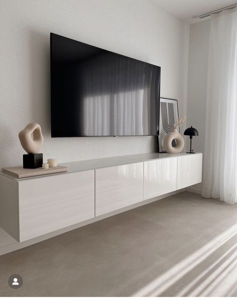 Minimalist Library Room, Living Room Tv Aesthetic, Aesthetic Tv Stand Decor, Apartment Bedroom Design Ideas, Aesthetic Tv Room, Beige Aesthetic Living Rooms, Living Room Aesthetic Minimalist, Warm Minimalism Interior, Neutral Contemporary