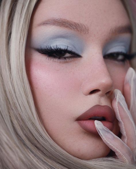 Maquillage On Fleek, Mekap Mata, Blue Makeup Looks, Drag Make-up, Make Up Inspiration, Smink Inspiration, Ethereal Makeup, Makijaż Smokey Eye, Dope Makeup