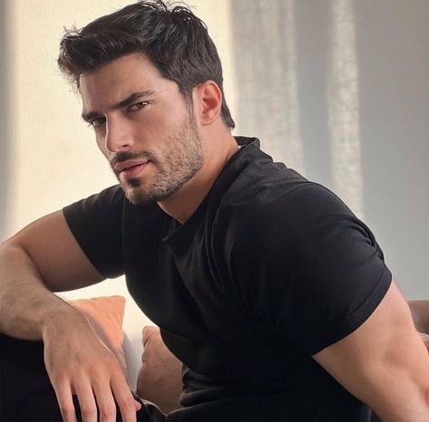 Handsome Italian Men, Male Model Face, Gentleman Aesthetic, Dark Romance Books, Ideal Man, Italian Men, Aesthetic Guys, Attractive Guys, Book Boyfriends