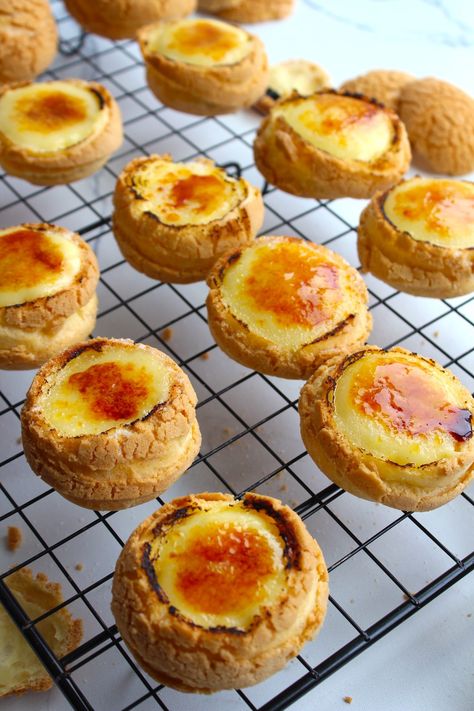 Creme Brulee Cream Puffs - The Squeaky Mixer Japanese Cream Puff, Cream Puff Flavors, Squeaky Mixer, Cream Puff Dough, Vanilla Custard Filling, Mini Cream Puff, Cream Puff Filling, Culinary Torch, Creme Puff