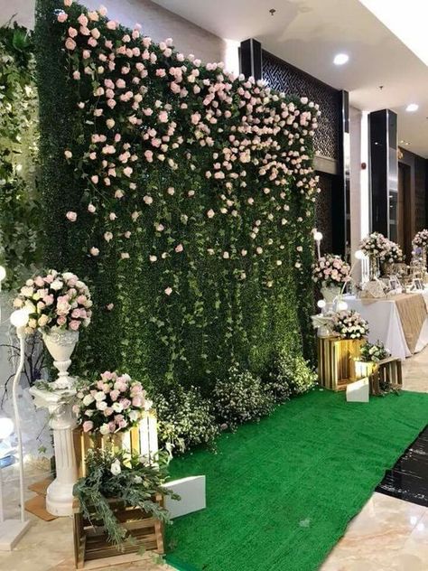 2024's Top Wedding Flower Walls: Elegant Backdrop Ideas Uncle Samsonite, Enchanted Forest Quinceanera Theme, Stage Decoration Ideas, Drop Flowers, Neapolitan Cake, Engagement Stage Decoration, Cake Pumpkin, Ken Takakura, Simple Stage Decorations