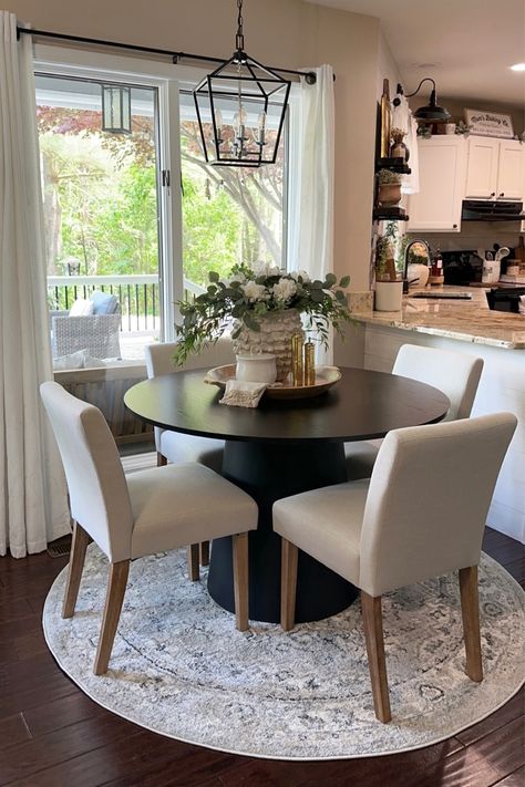 Circle Dining Table Small Space, Circle Dinner Table Decor, Small Kitchen With Round Table, Eat In Kitchen Ideas Round Table, Eat In Kitchen Round Table, Townhouse Dining Room, Circle Kitchen Table, Round Dining Table Kitchen, Circular Kitchen Table