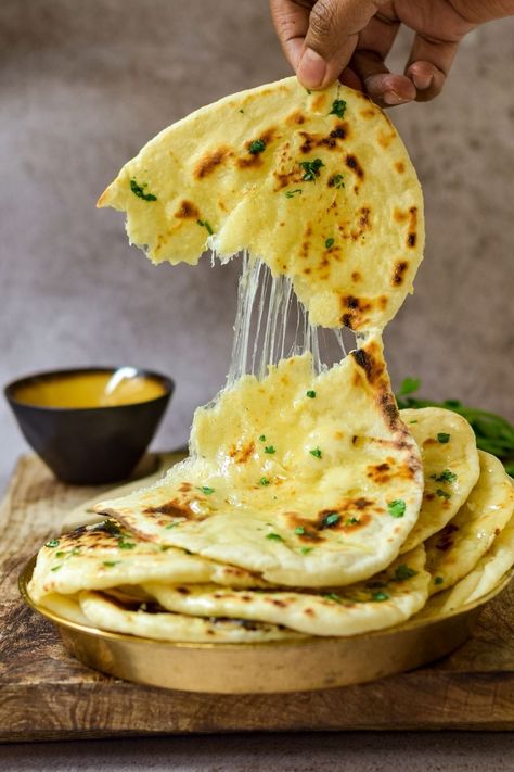 Cheesy Garlic Naan Bread Cheesy Garlic Naan, Garlic Naan Bread, Recipes With Naan Bread, Naan Recipe, Garlic Naan, Garlic Cheese, Naan Bread, Pita Bread, Bread Recipes Homemade