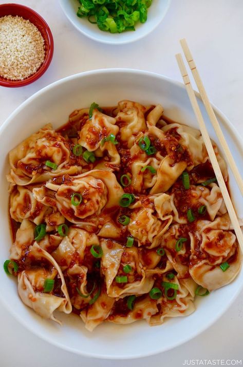 Ditch the takeout and whip up a restaurant-worthy recipe for Spicy Chicken Wontons. This is a DIY Din Tai Fung copycat recipe that will leave you skipping the long lines and ditching the delivery for easy homemade wontons! justataste.com #recipes #chickenwontons #copycatrestaurantrecipes #diy #food #takeoutfood #justatasterecipes Korean Recipes, Chicken Wontons, Cibo Asiatico, Wonton Recipes, Just A Taste, Dinner Plans, Turkey Dishes, Makanan Diet, Wontons