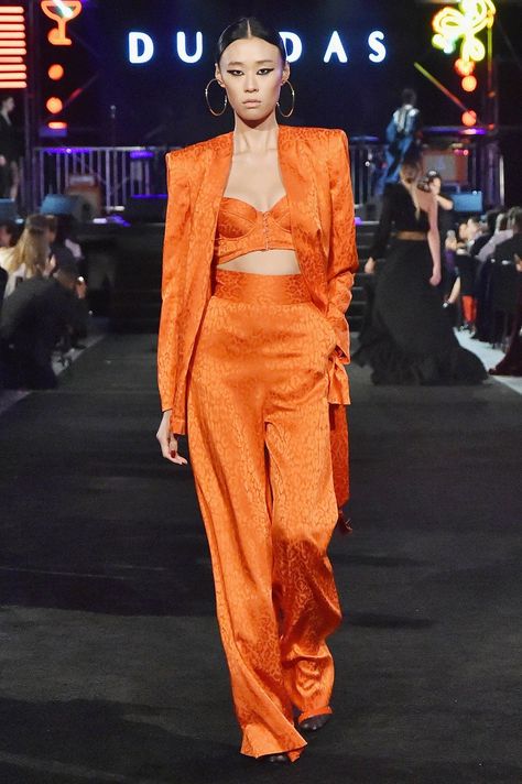 Orange Suit, 2019 Couture, Orange Outfit, Spring Couture, Vogue Germany, Fashion Weeks, High Fashion Street Style, Mode Vintage, Fashion 2017