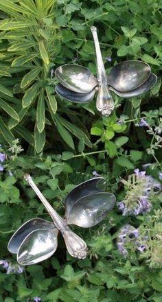 Taman Air, Silverware Crafts, Silverware Art, Spoon Art, Flower Tower, Deco Nature, Creative Things, Garden Crafts, Garden Ornaments