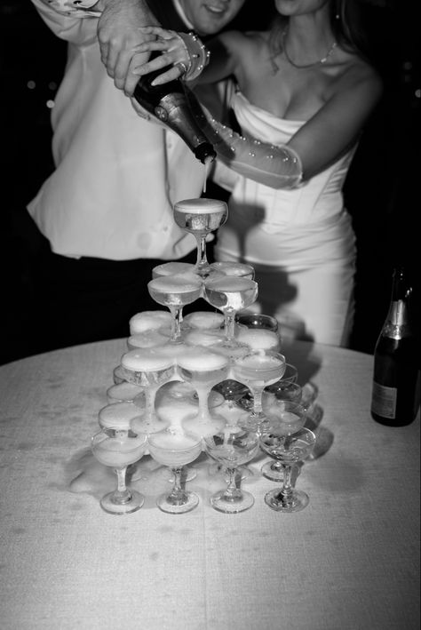 Wedding Dj Aesthetic, Champagne Tower Wedding, Old Hollywood Wedding, Edinburgh Wedding, Champagne Tower, Hollywood Wedding, Lovely Bride, Chicago Wedding Venues, Wedding Money