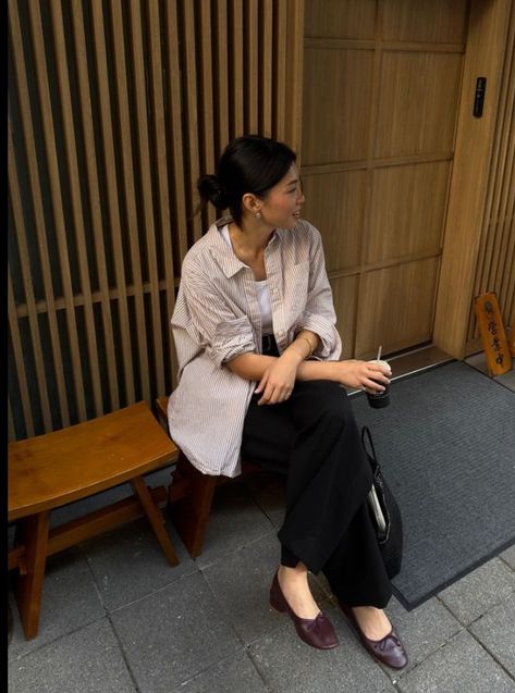 Instagram: michellelin.lin Japanese Minimal Style Fashion, Minimalist Fashion Summer Casual, Minimal Japanese Fashion, Clean Comfy Outfits, Minimalist Feminine Style, Michelle Lin, Minimalist Outfits Women, Minimal Style Fashion, Japanese Minimalist Fashion