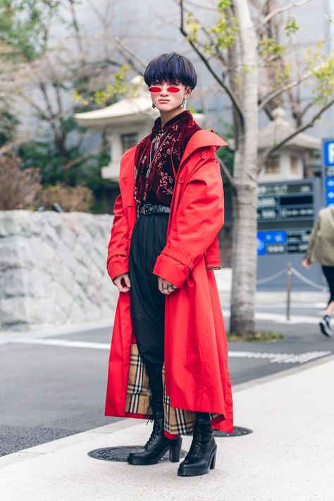 The Best Street Style From Tokyo Fashion Week Fall 2019 | Vogue Tokyo Fashion Men, Japan Street Fashion, London Street Fashion, Tokyo Fashion Street, Diy Outfits, Japan Fashion Street, Tokyo Fashion Week, 일본 패션, Tokyo Street Fashion