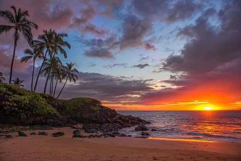 Maui - top 10 snorkeling beaches Sunset - Ulua Beach - Maui Maui Snorkeling, Tattoos Infinity, Best Beaches To Visit, Tattoos Mandala, Beach Sunset Wallpaper, Maui Beach, Koh Chang, Tattoos Geometric, Earth Pictures