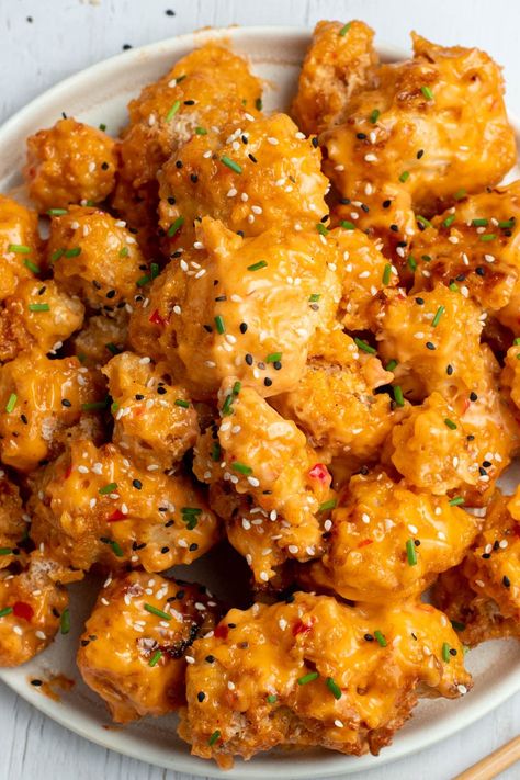 The best Bang Bang cauliflower recipe (in oven) - Marie Food Tips Gourmet Gluten Free Dinner, Yummy Cauliflower Recipes, Cauliflower Recipes Mashed, Multi Colored Cauliflower Recipes, Tempura Cauliflower Recipes, Dinner Ideas With Cauliflower, Cauliflower Appetizers Easy, Low Carb No Meat Recipes, Dairy Free Cauliflower Recipes