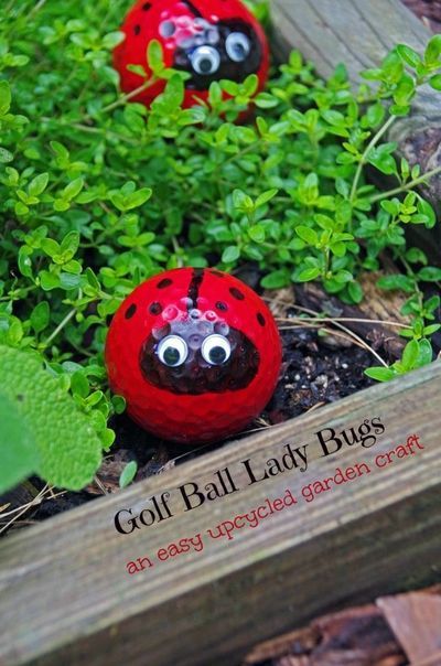 Golf Ball Lady Bug Craft Makes Very Pretty Upcycled Garden Decor! Bug Craft, Golf Birthday Gifts, Diy Schneemann, Upcycled Garden, Golf Ball Crafts, Snowman Crafts Diy, Ladybug Crafts, Bug Crafts, Upcycle Garden