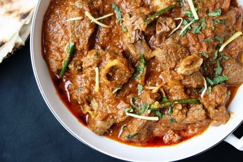 Kadai Gosht (3) Simple Sauces, Chicken Sesame, Concrete Curbing, Karahi Recipe, Singapore Noodles, Minced Beef, Mutton Recipes, Chicken Appetizers, Lamb Curry