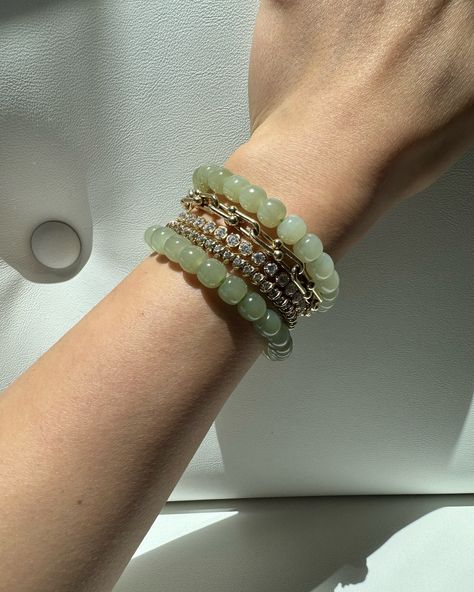 Stack your Ombré beaded bracelet and look gorgeously 💚 in every turn. Jade Bracelet Stack, Jade Bracelet, Vintage Bracelets, Bracelet Stack, Beaded Bracelet, Jade, Beaded Bracelets, Turn Ons, Bracelet