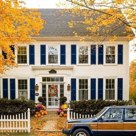 Schumacher (@schumacher1889) • Instagram photos and videos White House With Blue Shutters, Studio Deco, October Mood, Colonial House Exteriors, Studera Motivation, Glam Pad, Blue Shutters, England Homes, Beach Towns