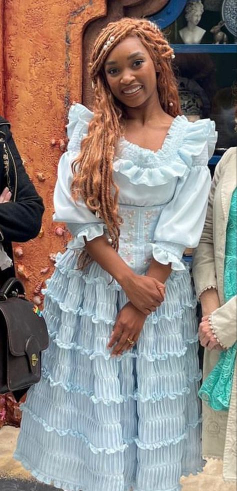 Ariel 2023 Costume, Ariel Live Action Dress, Ariel Costume Black Women, Princess Poses, Halle Bailey Little Mermaid, Horse Halloween Costumes, Lil Mermaid, Horse Halloween, Descendants Dr