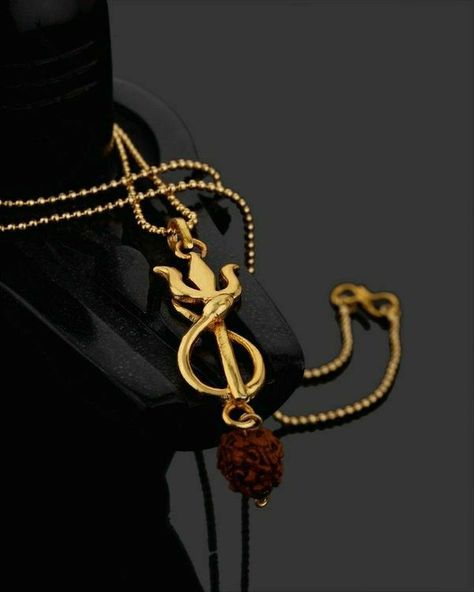 Rudraksha Jewelry, Hindu Jewelry, Gold Pendants For Men, Temple Jewellery Earrings, Hand Jewelry Rings, Unique Gold Jewelry Designs, Wedding Jewelry Sets Bridal Jewellery, Van Cleef And Arpels Jewelry, Om Pendant