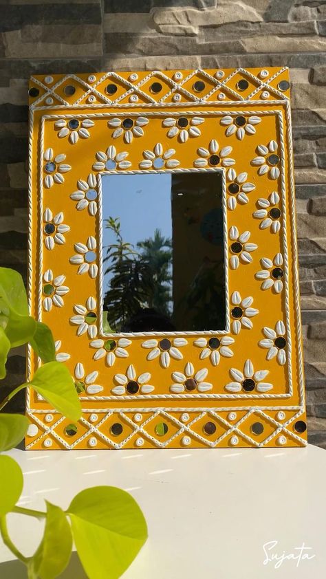 Painted Mirror Art, Lippan Art, Mirror Crafts, Clay Wall Art, Diy Wall Art Decor, Art And Craft Videos, Art Decor Diy, Handmade Wall Art, Book Art Diy