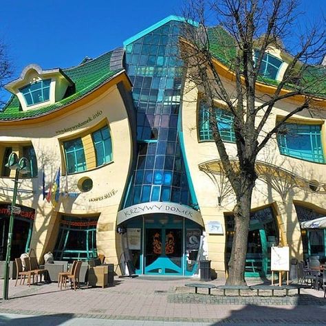 Krzywy Domek, The Crooked Little House of Sopot, Poland That Sports a Distorted Illusory Front Facade Polish Architecture, Sopot Poland, Poland Culture, Dancing House, Crooked House, Crazy Houses, Front Facade, Visit Poland, Crazy House