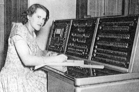 The First Women in Tech Didn’t Leave—Men Pushed Them Out Computer Science Women Aesthetic, Women Computer Science, Computer Science Girl, Woman In Computer Science, Women In Cybersecurity, Programmer Girl, Coder Girl, Tech Girl, Learn Computer Science