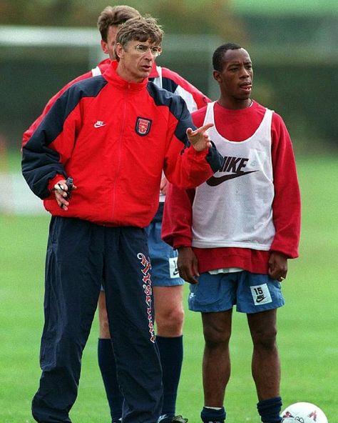 Arsene Wenger and Ian Wright from one of Arsene’s first training sessions in October 1996! Football Training Kit, Football Tracksuits, London Football, Ian Wright, Arsene Wenger, Football Players Images, Football Photography, Retro Football Shirts, Football Images