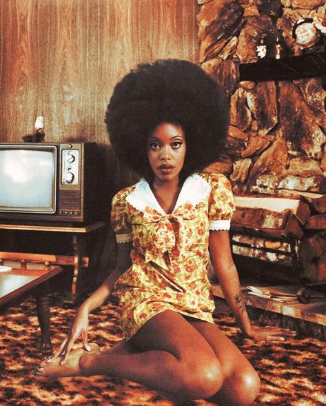 Black 60s Fashion, Black 70s Fashion, Black Women 70s, Vintage 70s Aesthetic, 60s Inspired Outfits, 70s Black Women, Outfits 60s, Mod Aesthetic, 70’s Aesthetic