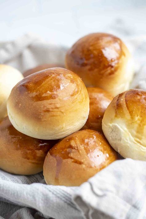 Sourdough Discard Rolls Homemade Brioche, Homemade Baked Bread, Brioche French Toast, Homemade Bread Recipes Easy, Homemade Bread Easy, Slider Buns, Bread Bun, Baking Bread, Brioche Buns