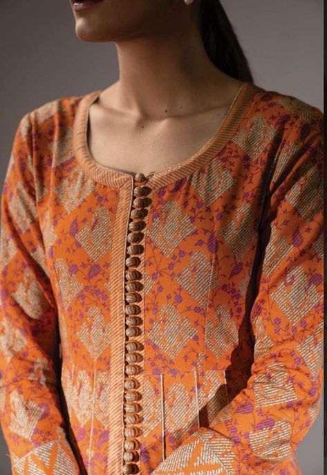 Potli Button Kurti Design, Potli Button Neck Designs, Upcycle Saree, Potli Button, Saree Jacket Designs, Designer Dresses Elegant, Stitching Designs, Neck Patterns, Fashion Girl Design