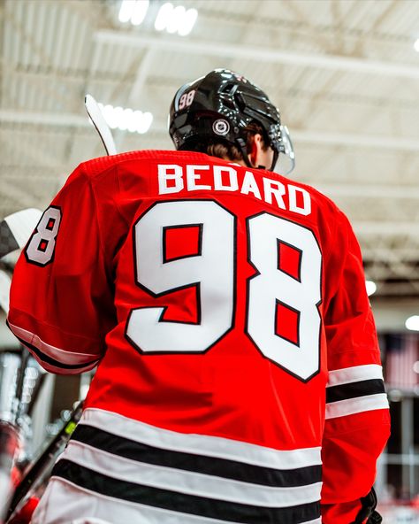 NHL on X: "Connor Bedard was shining bright at last night's rookie showcase in Saint Paul. 🌟 https://t.co/owDNEUzd9y" / X Chicago Blackhawks Wallpaper, Hockey Girlfriend, Connor Bedard, Hockey Posters, Hockey Boards, Hockey Pictures, Hot Hockey Players, Hockey Girl, Hockey Goalie