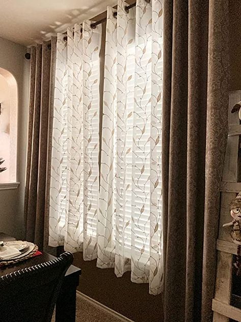 Curtain Ideas With Brown Furniture, Mocha Curtains Living Rooms, Dressing Room Curtains, Brown And Gold Living Room Decor Curtains, White And Gold Curtains Living Rooms, Living Room Long Curtains, Curtain Aesthetic Room, Curtains For Brown Furniture, Curtains For Brown Couch