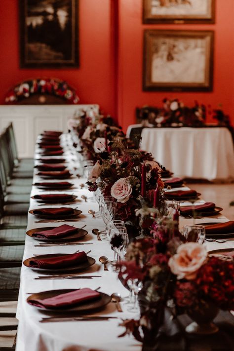 Burgundy Wedding Table Flowers, Wedding Table Settings Burgundy, Burgundy Floral Arrangements Wedding, Wine And Beige Wedding, Bordeaux Wedding Decorations, Burgandy Wedding Table Decorations, Parisian Tablescape, Burgundy Table Setting Wedding, Moody Burgundy Wedding