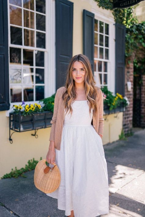 Pretty white summer midi dress, camel tan knit cardigan and straw rattan bag outfit - Julia Engel Gal Meets Glam Beach Outfits Women Summer, Beach Outfit Plus Size, Dress With Cardigan Outfit, Modest Beach Outfit, Boho Beach Outfit, Outfits Gorditas, Cardigan Outfit, Grunge Dress, Chique Outfits