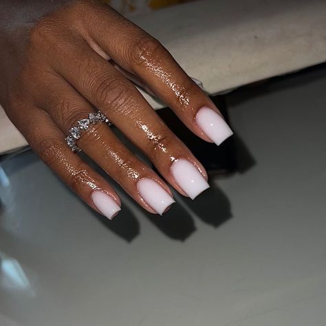 45 Best Short Nail Inspo to Try Bedroom Planner, Short Nail Inspo, Natural Nails Manicure, Milky Nails, White Acrylic Nails, Her Nails, Casual Nails, Work Nails, Classy Acrylic Nails