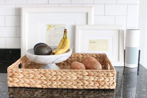 Use a fruit bowl and basket to corral produce Display Fruit On Counter, Fruit Storage Kitchen, Jungle Fruit, Fruit Bowl Decor, Diy Fruit Bowl, Fruit Bowl Kitchen, Fruit Bowl Display, Produce Storage, Diy Bowl