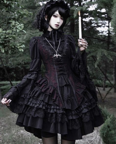 Stile Punk Rock, Goth Doll, Red Gothic, Goth Outfit, Uniform Fashion, Gothic Outfits, Goth Outfits, Red Top, Gothic Lolita