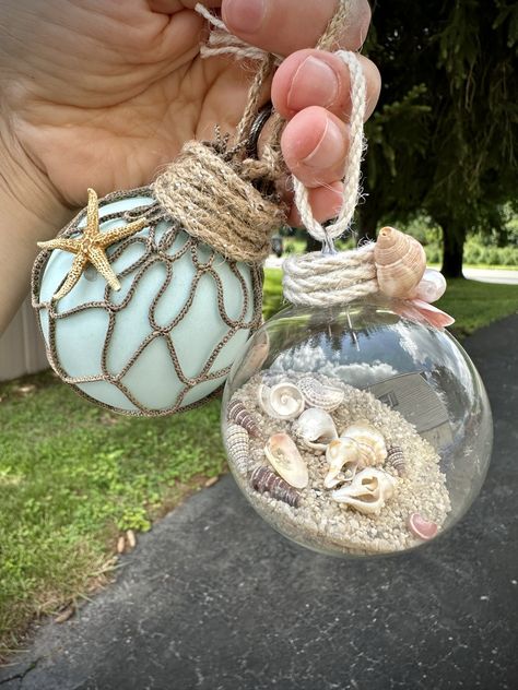 Sand Ornaments, Beach Crafts Diy, Nautical Ornaments, Beach Christmas Decorations, Seashell Christmas Ornaments, Beach Themed Crafts, Themed Ornaments, Beach Christmas Ornaments, Diy Beach Decor