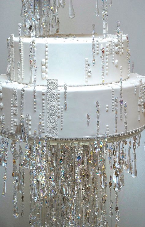 Cinderella Wedding Cake, Diamond Wedding Cakes, Jewel Cake, Diamond Cake, Bling Wedding Cakes, Bling Cakes, Chandelier Cake, Chandelier Wedding, Crystal Cake