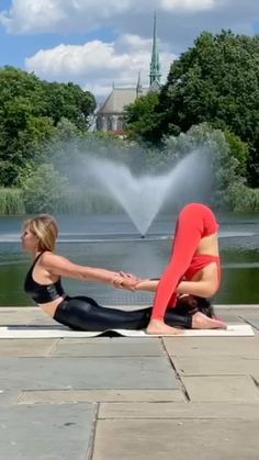 Fun partner yoga poses to try with your friend or significant other. We have included poses anyone at any level can try, from beginner to advanced! Yoga Two People, 2 Person Yoga Poses Easy Fun, Yoga 2 People, Hard Yoga Poses For 2 People, Yoga Poses 2 People, 3 Person Yoga Poses, Two Person Yoga Poses, Two Person Yoga, Yoga For Two