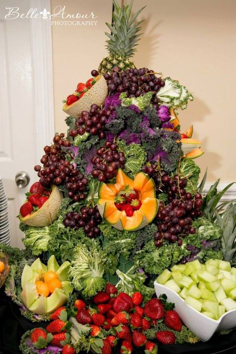 Fruit Tree Baking Appetizers, Fruit Cascade, Tropical Buffet, Fresh Raspberry Desserts, Fruits Table, Pineapple Cupcake, Creative Dishes, Fruit Buffet, Buffet Wedding Reception