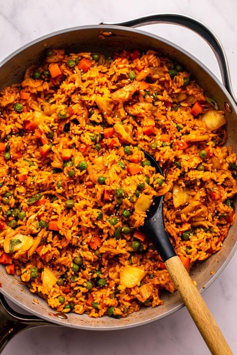 Try this plant-based spin on Kimchi Fried Rice! It’s spicy, salty, and the perfect way to use up leftover rice. Have this satisfying meal on the dinner table in just minutes. Gluten-free, Vegan, Oil-free option. Vegan Kimchi, Veggie Fried Rice, Fermented Kimchi, Making Fried Rice, Fermented Cabbage, Vegan Fish, Kimchi Fried Rice, Kimchi Recipe, Leftover Rice