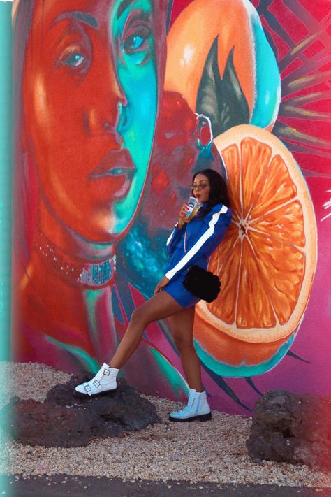 Looking for reccomendations in Arizona? Look no further! Aiesha Beasley is your Arizona Bestie to finding the coolest and most unique places in and around the valley. #travel #arizona #podcast #aieshabeasley #welcometoarizonaplaces #coolplaces #scottsdale #tempe #gilbert #chandler #glendale #phoenix Blue Monochrome Outfit, Beyonce Wall Art, Aesthetic Arizona, Museum Photoshoot, Selfie Museum, Arizona Aesthetic, Travel Arizona, White Combat Boots, Spring Photoshoot