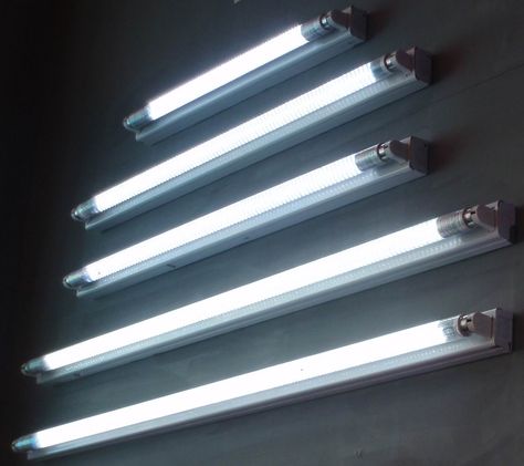 Indoor UV Rays Cyberpunk Garage, Scp Facility, Aesthetic Drawer, Cyberpunk Hacker, Fluorescent Tube Light, Gym Lounge, Light Video, Fluorescent Lights, Fluorescent Lighting