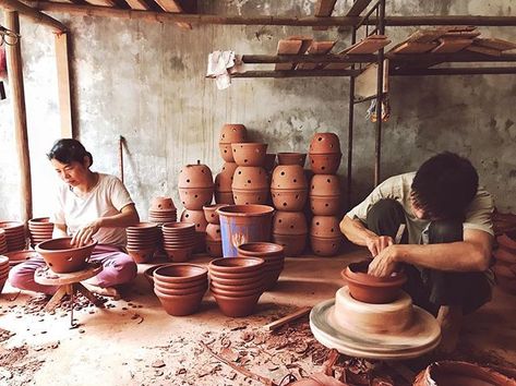 Ideas for top 20 amazing day trips from Hanoi by Inspitrip Practicing Backgrounds, Vietnamese Pottery, Pottery Firing, Pottery Drawing, Cuc Phuong National Park, Pottery Village, Cat Ba Island, Indochine Style, Vietnam Hanoi